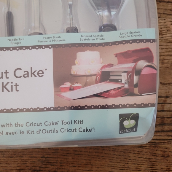 Cricut Cake Tool Kit - Picture 3 of 14